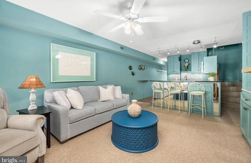 Selbyville Condo | Lakeside Condo with water views minutes to Fenwick Island and Ocean City