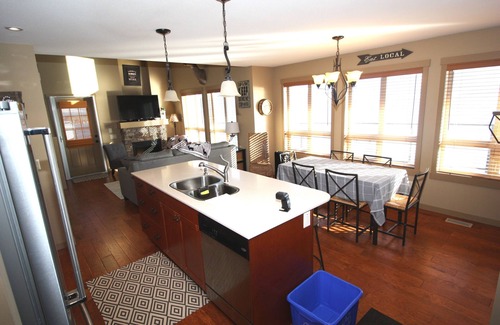 Westshore Estates Cottage | Lakeside cottage along La Casa Cottage Resort