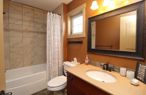 Westshore Estates Cottage | Lakeside cottage along La Casa Cottage Resort
