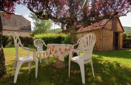 Chasteaux House | Lakeside Cottage Roziers Retreat