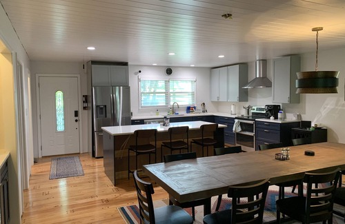 Scottsville House | Lakeside Family Retreat at Barren River