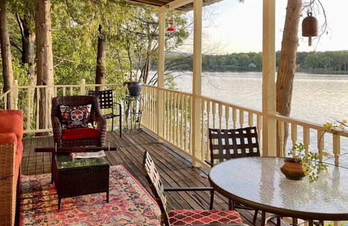 Bridport House | Lakeside heavenly isolation
