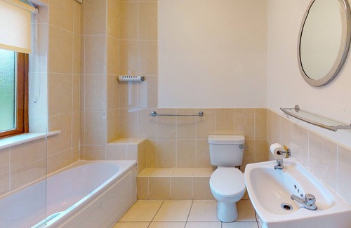 Killaloe House | Lakeside Holiday Homes - Type A