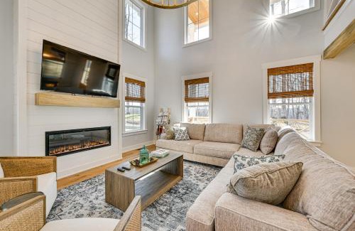 Clarkson House | Lakeside Home Near Mammoth Cave and Nolin Lake!