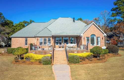 Olivia House | Lakeside Lane Retreat