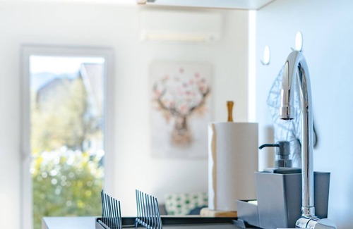Bled House | Lakeside Living: Modern Apartment Just 400m from Lake Bled