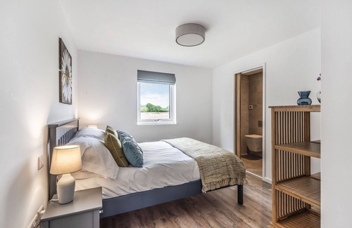 Sturminster Marshall Cabin | Lakeside Lodge by Grandeur Property