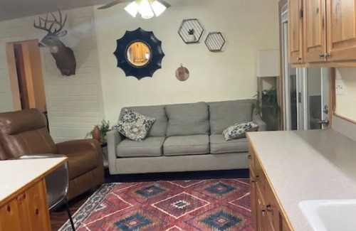 Pittsfield Cabin | Lakeside Lodge of LEGENDS; A Wilderness Wanderer’s Wonderland