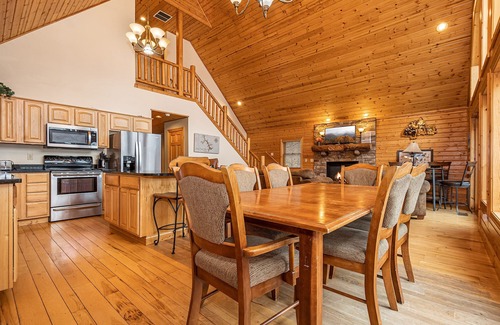 McHenry Cottage | Lakeside Lodge