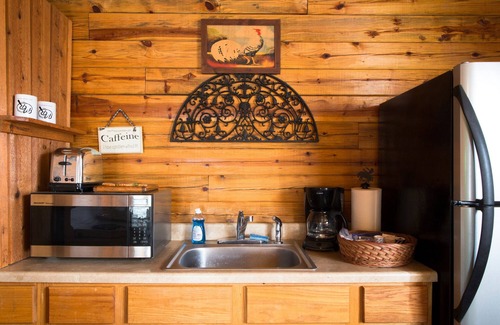 Sand Springs Cabin | Lakeside Log Cabins and Blufftop Hillside Cabin