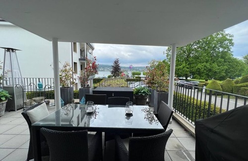 Horgen District Apartment | Lakeside modern 21/2 bed furnished apartment minutes from Zurich.