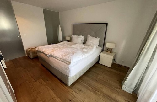 Horgen District Apartment | Lakeside modern 21/2 bed furnished apartment minutes from Zurich.