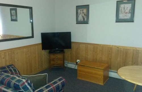 Williams Lake Hotel | Lakeside Motel