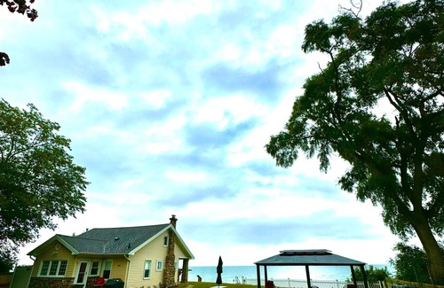 Jeddo House | Lakeside Paradise! A charming blend of cozy comfort and beachfront bliss!