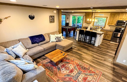 May Cabin | LakeSide Reel Paradise Brownwood big family dock for fishing/close to state park