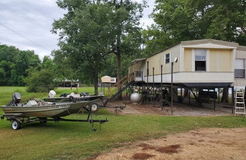 Acme Cabin | Lakeside rental