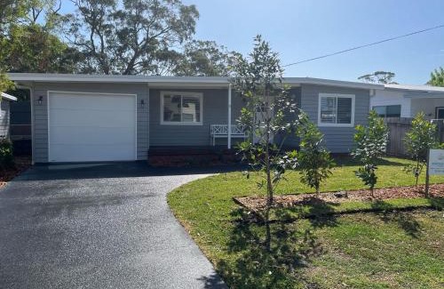 Lake Conjola House | Lakeside Retreat - 3 BR Lake Conjola escape