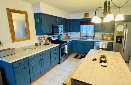 Brainerd House | Lakeside retreat at Blue Heron Hideaway on Red Sand Lake