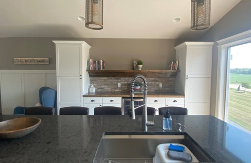 Butte Des Morts House | Lakeside retreat: ensuite bathrooms, newly built: professionally furnished.