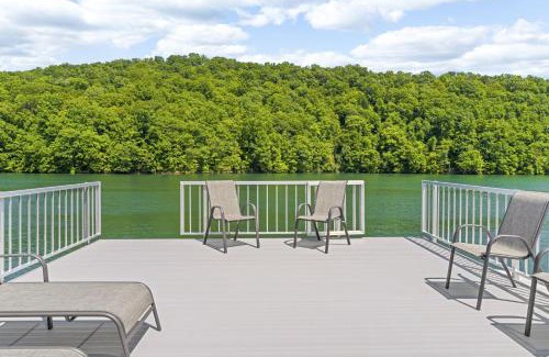 Jacksboro House | Lakeside Retreat