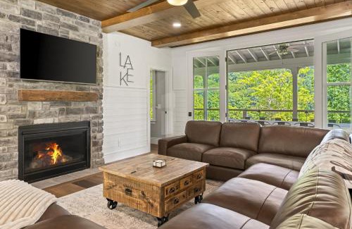 Jacksboro House | Lakeside Retreat