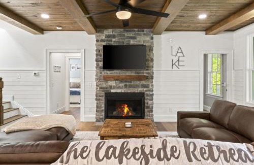 Jacksboro House | Lakeside Retreat