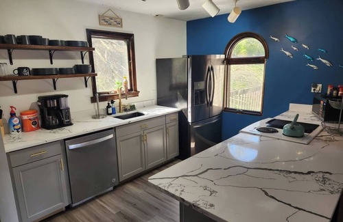Cheat Lake House | Lakeside Townhouse close to highways & town center