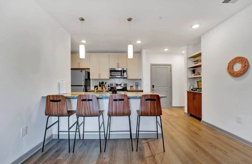 Clemson Apartment | Lakeside Vibes | Walk to Dining + 5 Min to CU!