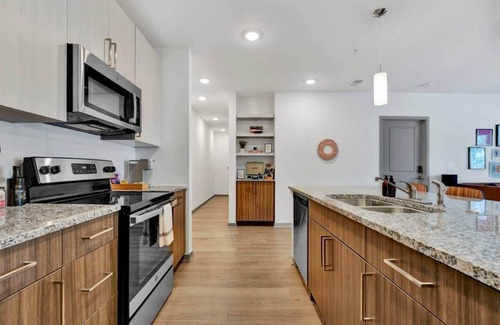 Clemson Apartment | Lakeside Vibes | Walk to Dining + 5 Min to CU!