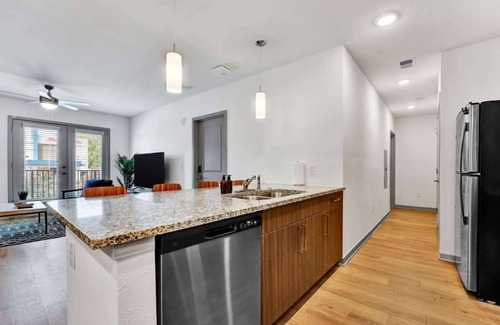 Clemson Apartment | Lakeside Vibes | Walk to Dining + 5 Min to CU!