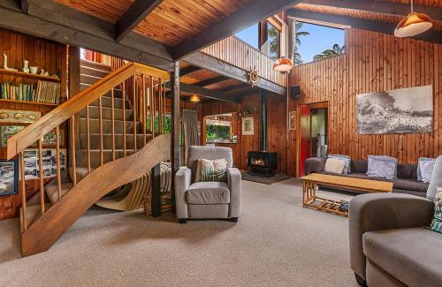Okere Falls House | Lakeside Villa - Lake Rotoiti Holiday Home