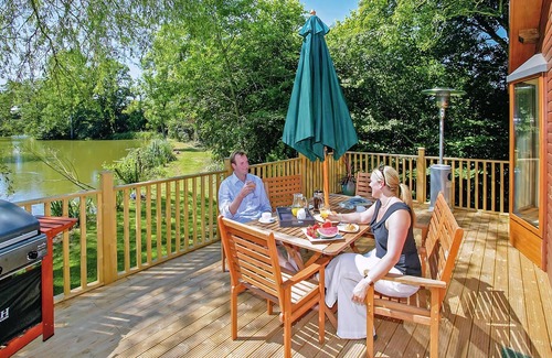 Westcott Ski Chalet | Lakeside Willow Lodge
