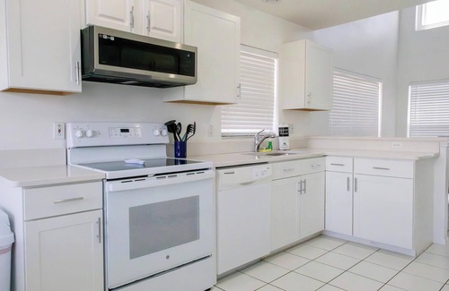 Meadow Woods Villa | Lakeview 3 Bedroom, 2.5 Bathroom Villa & Private Pool (very close to Disney and Orlando)