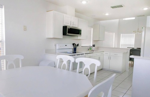 Meadow Woods Villa | Lakeview 3 Bedroom, 2.5 Bathroom Villa & Private Pool (very close to Disney and Orlando)