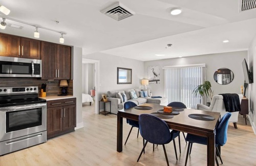 Canandaigua Condo | Lakeview Condo | Hot Tub | Pool | Restaurant