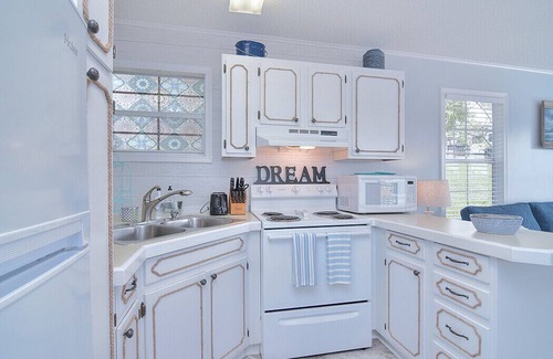 New London Cottage | Lakeview Cottage- Amazing views in Badin Shores