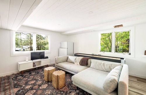 Tolland House | Lakeview Cottage on Otis Reservoir