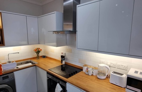 Southport Apartment | Lakeview Court Southport