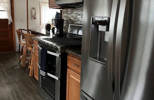 Michigan Center Cottage | Lakeview Cozy Cottage