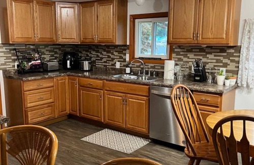 Michigan Center Cottage | Lakeview Cozy Cottage