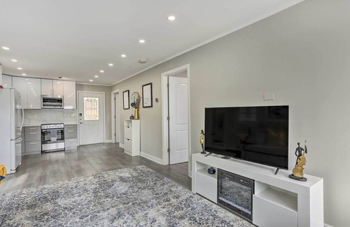 Hopatcong House | Lakeview Cozy Home - 2-Bedroom Cottage in Hopatcong, NJ