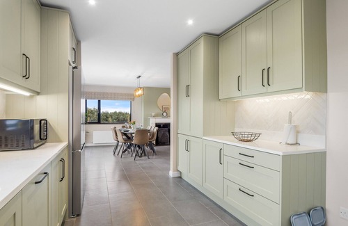 Clifden Ski Chalet | Lakeview House Ballyconneely