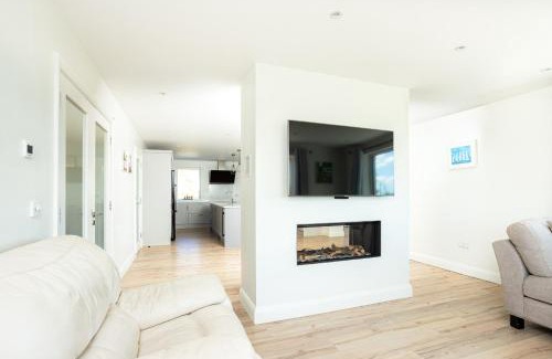 Clonakilty House | Lakeview House Clonakilty by Trident Holiday Homes