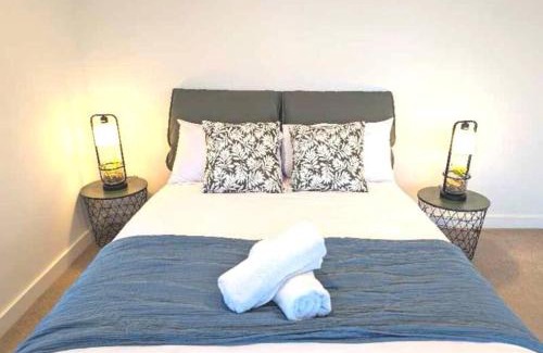 Wolli Creek Apartment | Lakeview Luxury 3Bedrooms Apt Wolli Creek close to Airport CBD