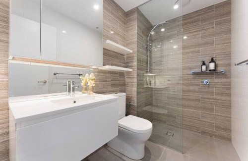 Wolli Creek Apartment | Lakeview Luxury 3Bedrooms Apt Wolli Creek close to Airport CBD