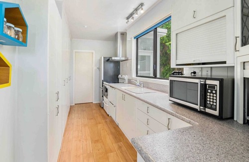 Kawaha Point House | Lakeview Retreat Holiday House