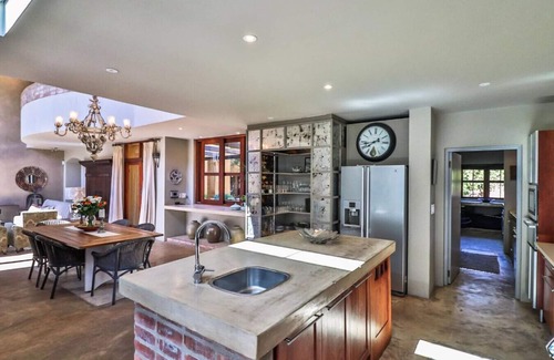 Hermanus Villa | Lakeview Villa | Spacious Luxury | Bird lovers