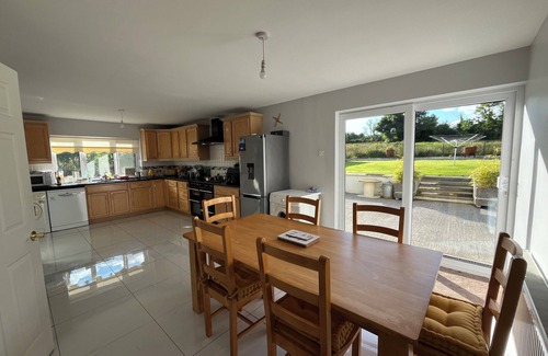 Lough Gowna House | LAKEVIEWS & VERY COSY HOUSE WITH BEAUTIFUL SCENERY IN THE VILLAGE OF LOCH GOWNA