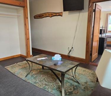 Lakewood Cabin | Lakewood Lodge & Restaurant
