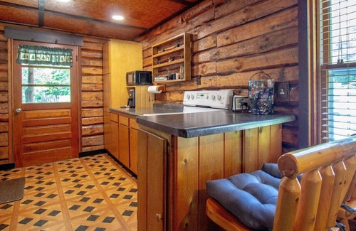Lakewood Cabin | Lakewood Log cabin with ATV access close to town
